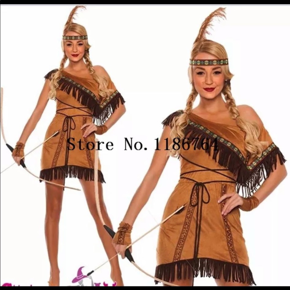 Costume with double accessories